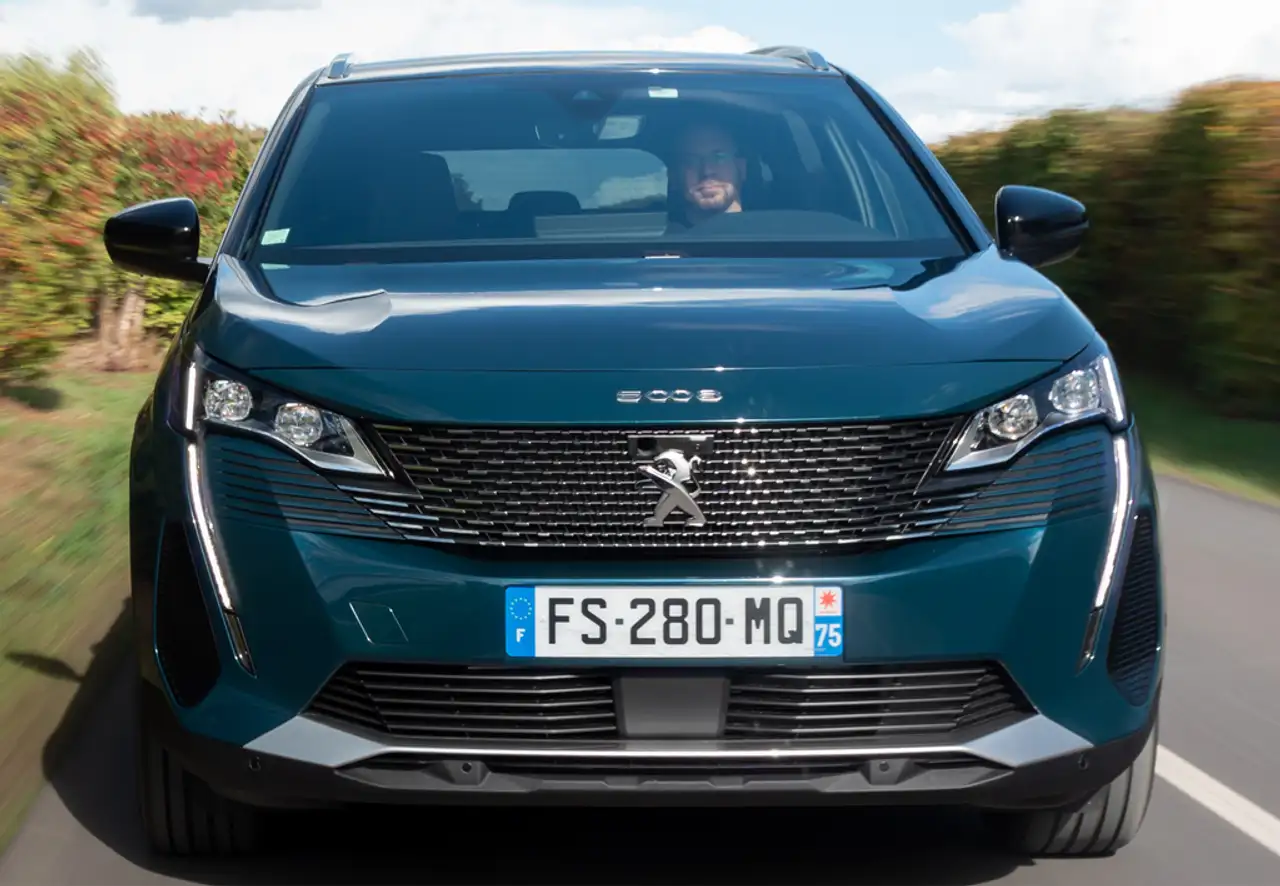 Peugeot 5008 1.5BlueHDi S&S GT EAT8 130 — photo 1 of 40