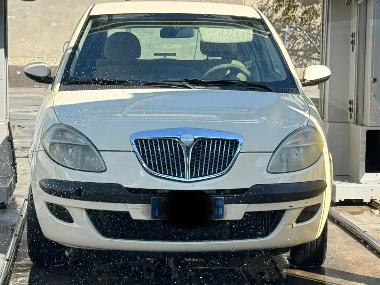 Lancia Ypsilon 1.3 — photo 1 of 7