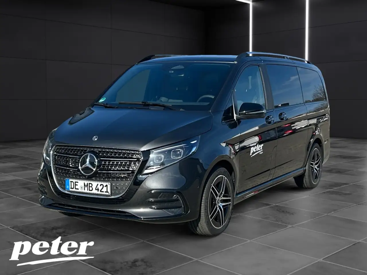 Mercedes-Benz V 300 d 4MATIC AVANTGARDE AMG VOLLAUSSTATTUNG — photo 1 of 24