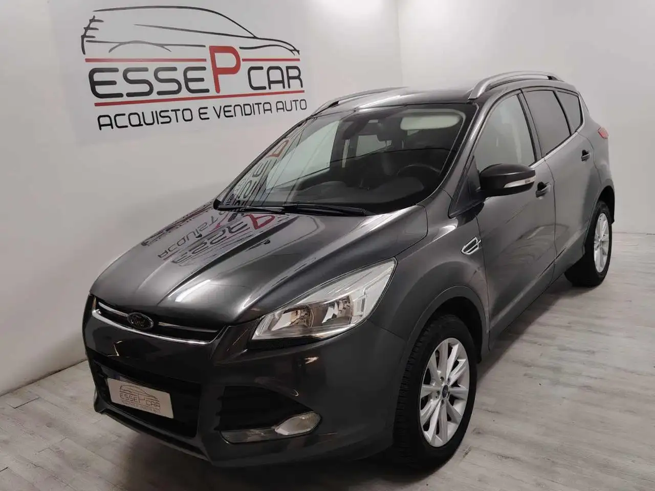 Ford Kuga 2.0 TDCI 120 CV S&S 2WD Titanium — photo 1 of 8