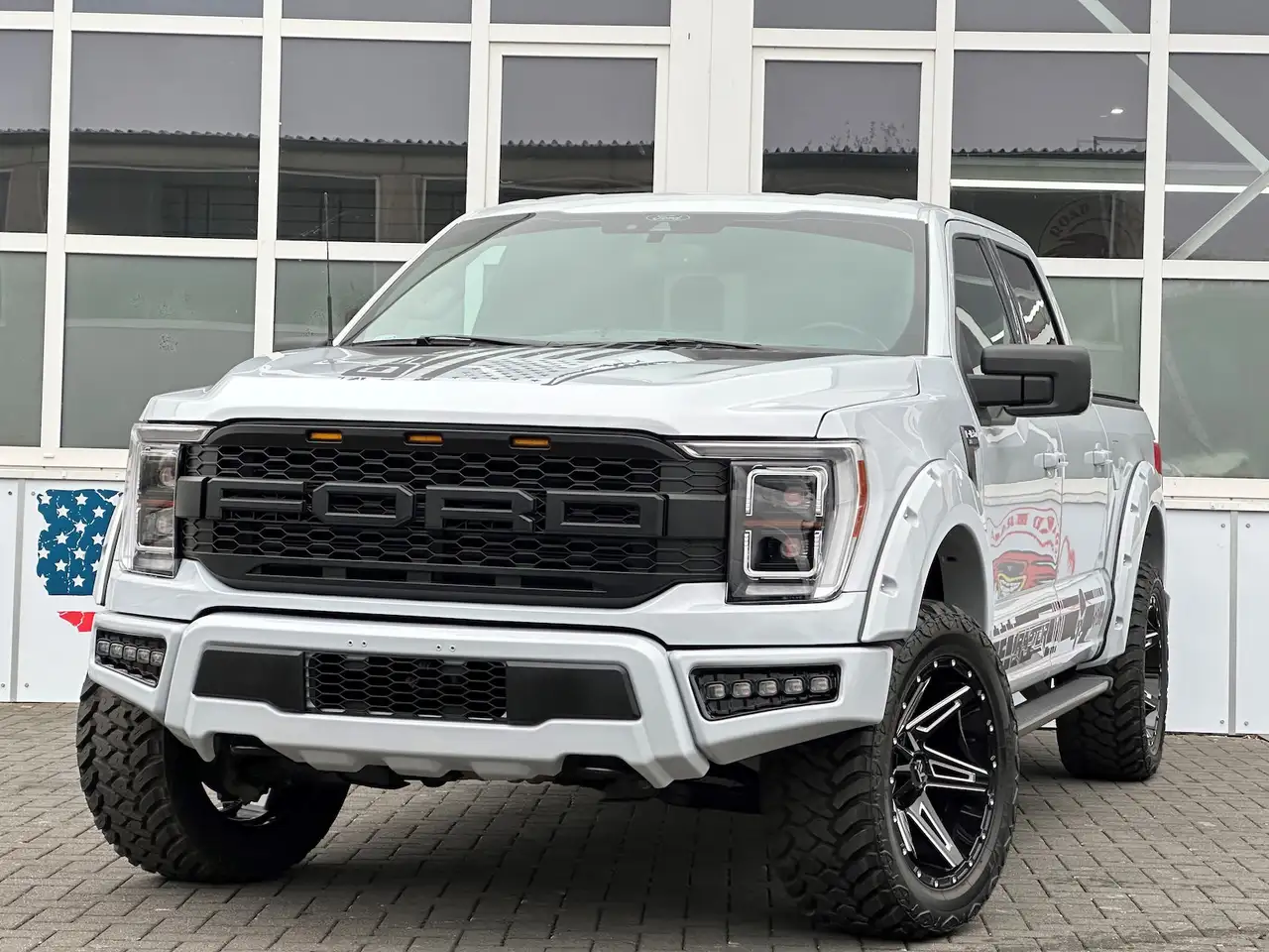 Ford F 150 XLT 5,0L V8 4x4 Raptor LED Leder PDC SH — photo 1 of 26