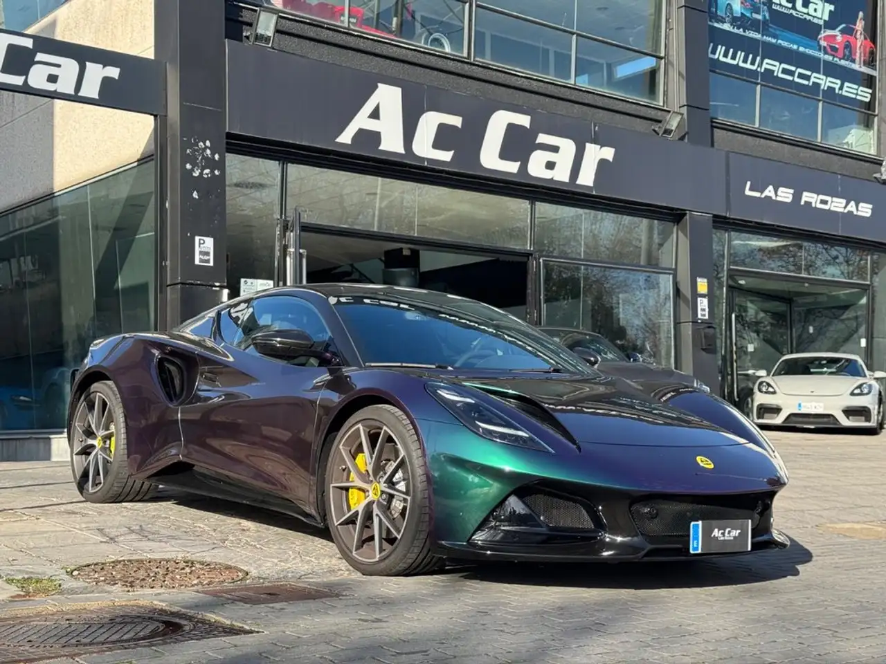Lotus Emira V6 manual First Edition — photo 1 of 40