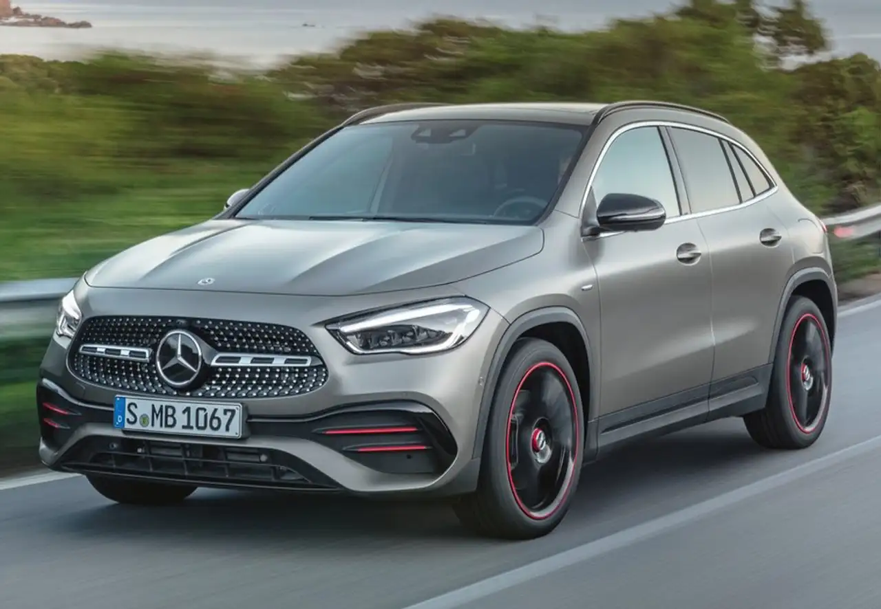 Mercedes-Benz GLA 200 200d 8G-DCT — photo 1 of 40