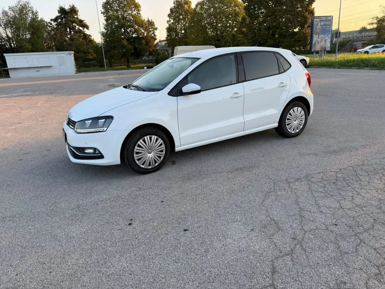 Volkswagen Polo 5p 1.0 mpi Comfortline 75cv — photo 1 of 3