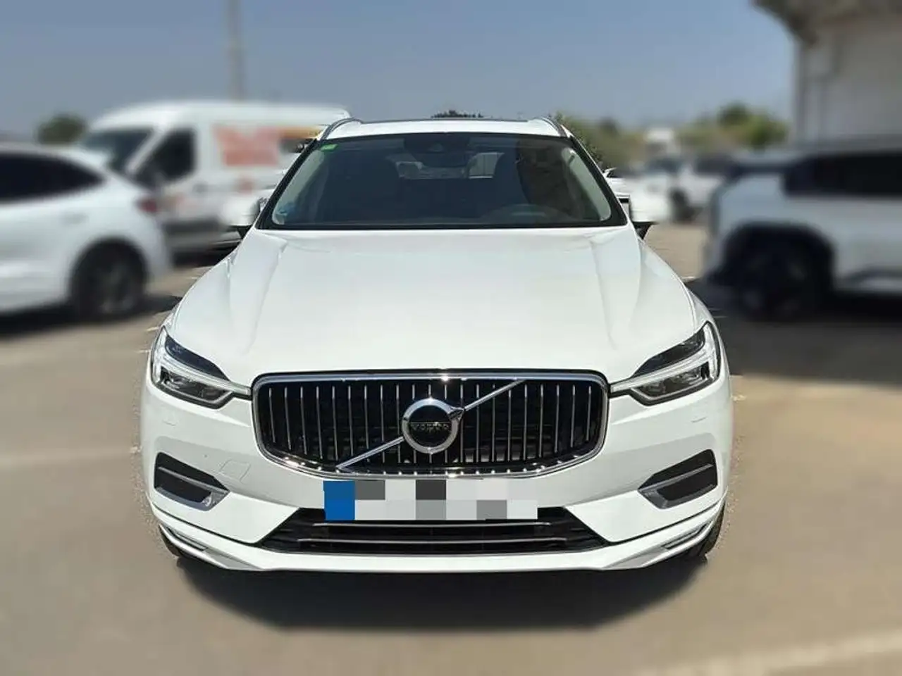 Volvo XC60 2.0 B4 D AWD Inscription Auto — photo 1 of 15
