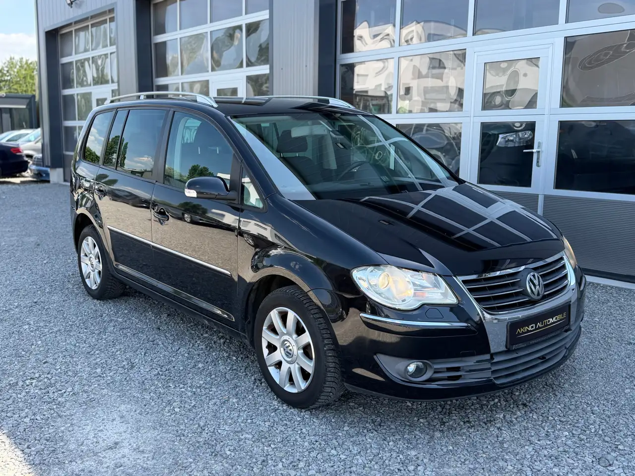 Volkswagen Touran Highline 1.4 TSI *XENON*TÜVNEU*KLIMA*PDC*TEPMOMAT — photo 1 of 9