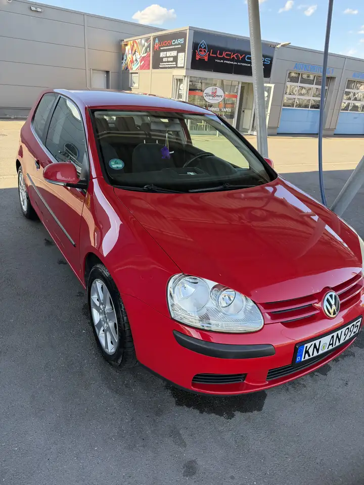 Volkswagen Golf 1.4 FSI Comfortline — photo 1 of 9