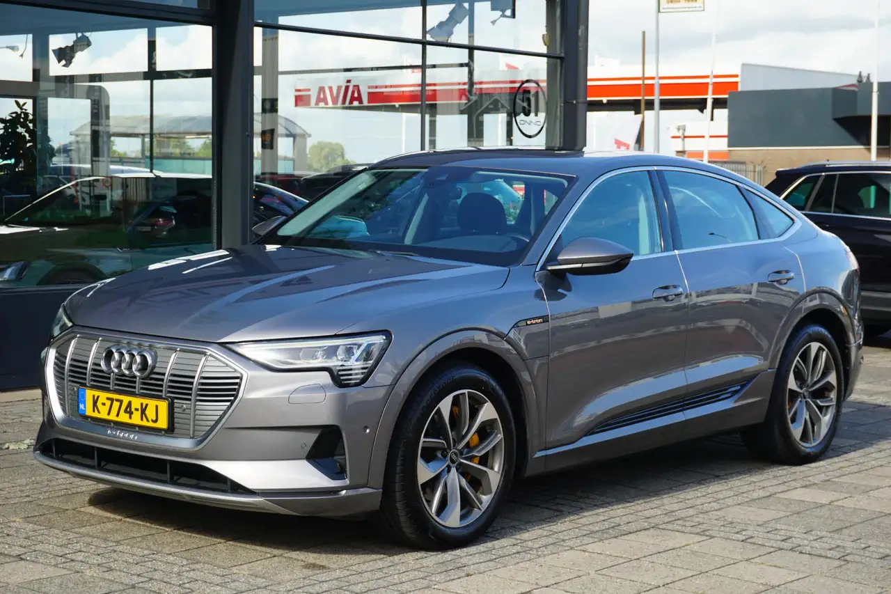 Audi e-tron Sportback 55 quattro Business edition Plus 95 kWh — photo 1 of 40