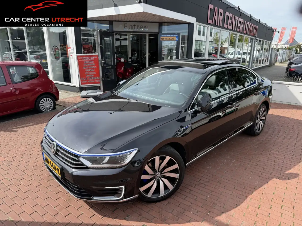 Volkswagen Passat 1.4 TSI GTE Highline — photo 1 of 40