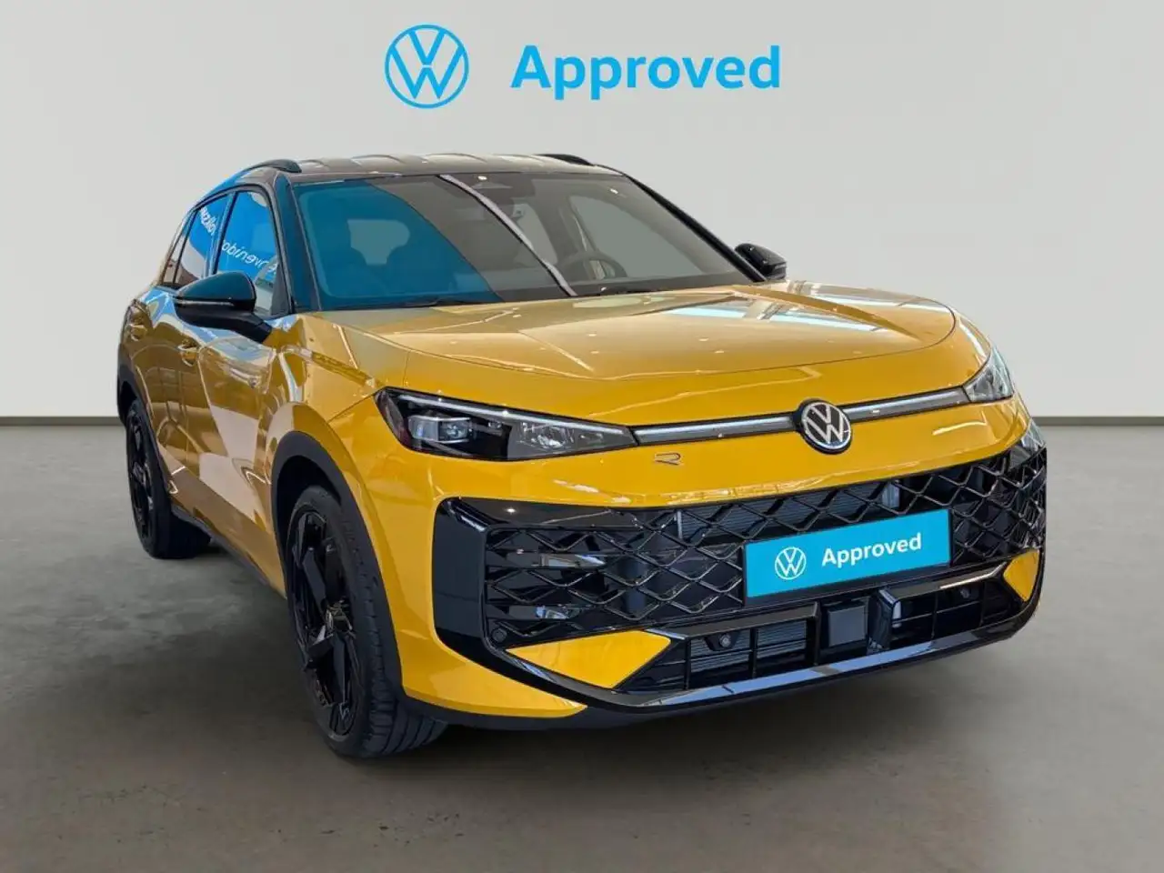 Volkswagen T-Roc 1.5 eTSI R-Line DSG7 110kW — photo 1 of 15