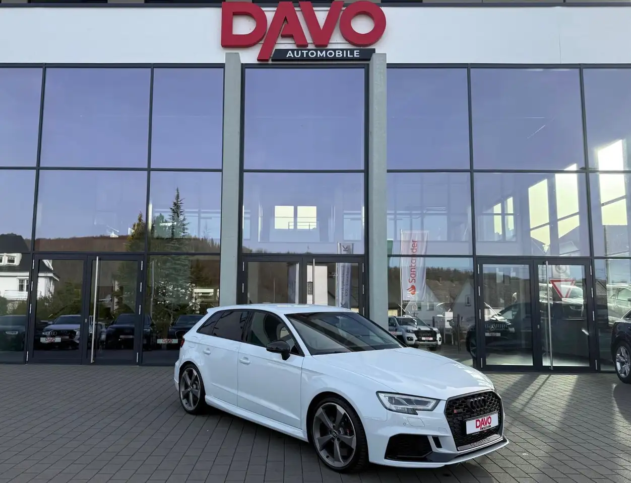 Audi RS3 Sportback 2.5 TFSI quattro Optik schwarz — photo 1 of 15