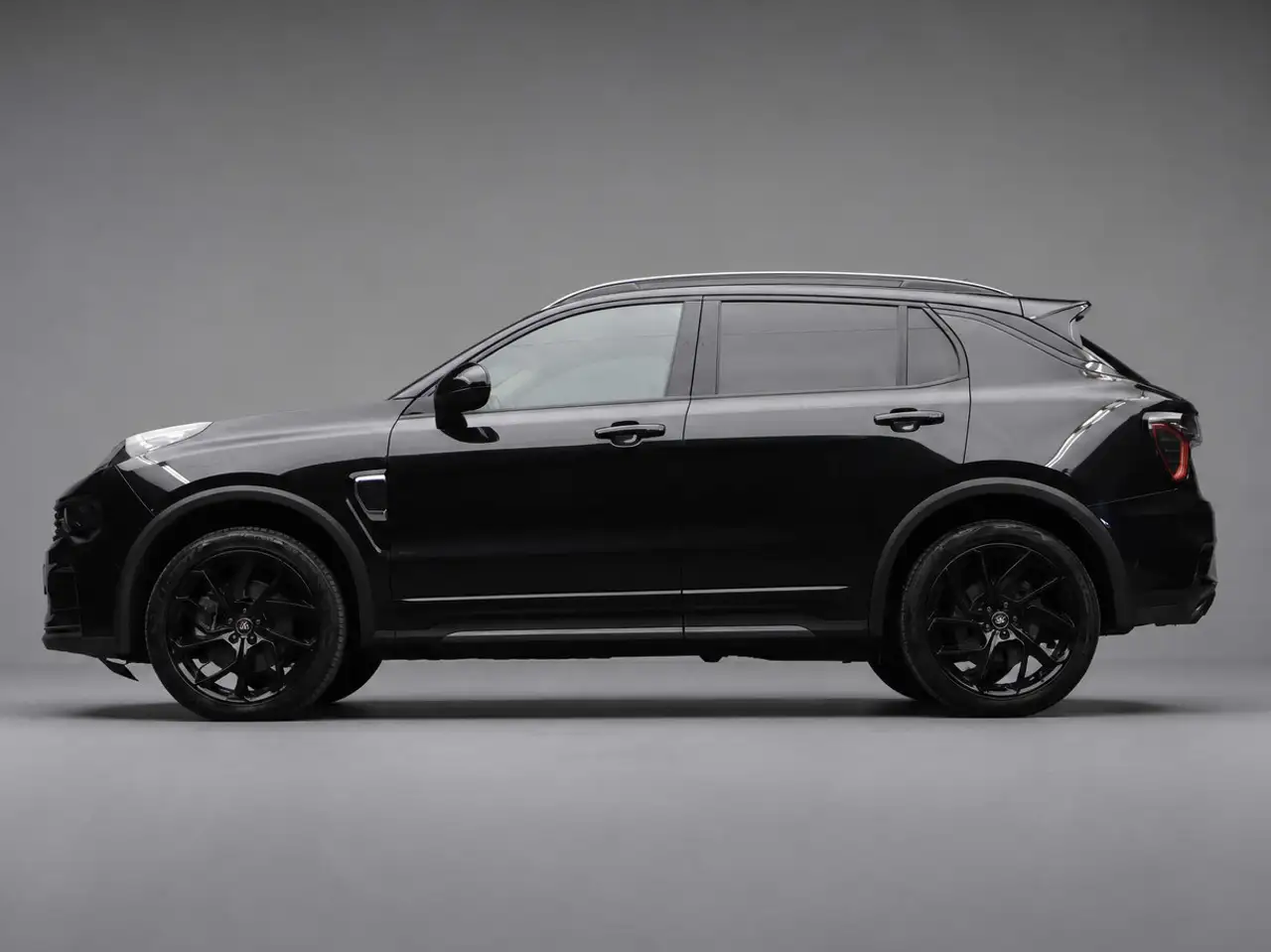 Lynk & Co 01 1.5 Sport (APPLE CARPLAY,SCHUIFDAK,CAMERA,360 VIEW — photo 1 of 37