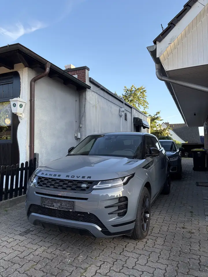 Land Rover Range Rover Evoque R-Dynamic SE — photo 1 of 15