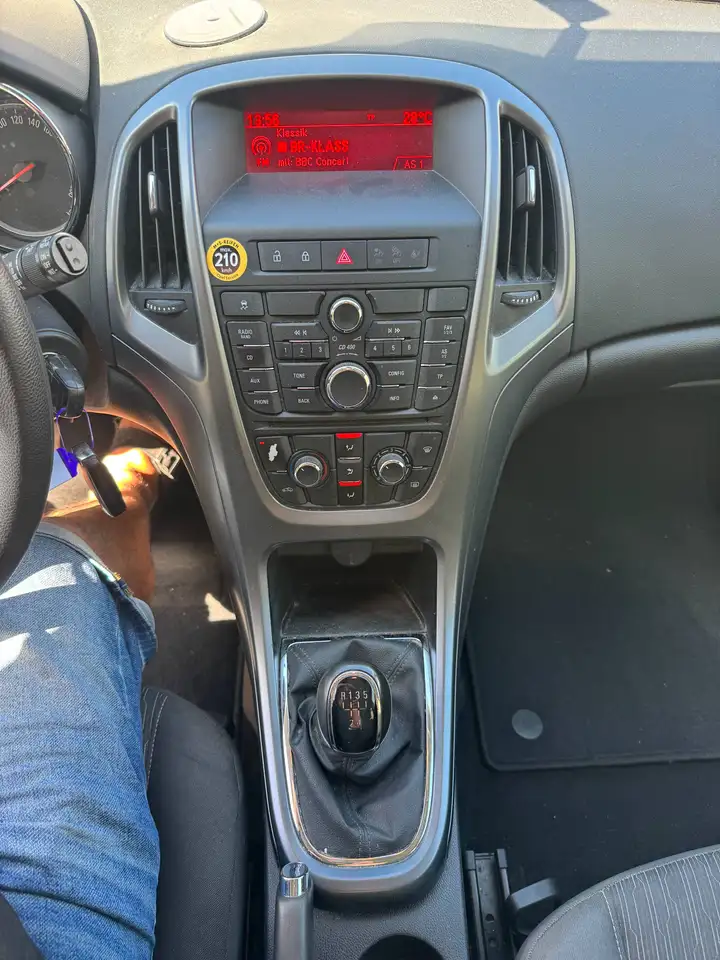 2014 Opel Astra 1.6 Selection*2.HAND*KLIMA*8FACH*AHK*, photograph 10