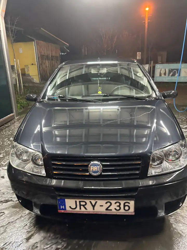 Fiat Punto 1.2 8V Active Clima — photo 1 of 5