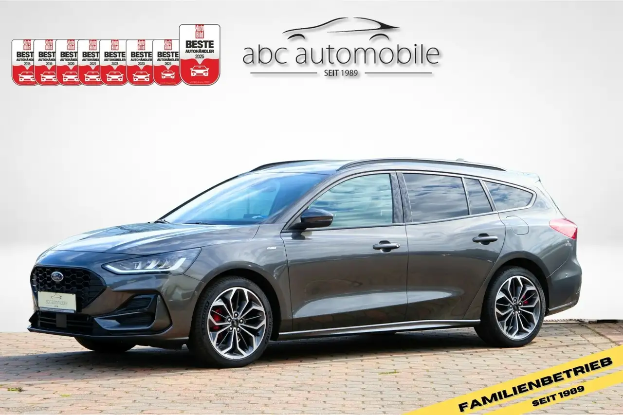 Ford Focus 1,0 ST-Line Winterräder — photo 1 of 27