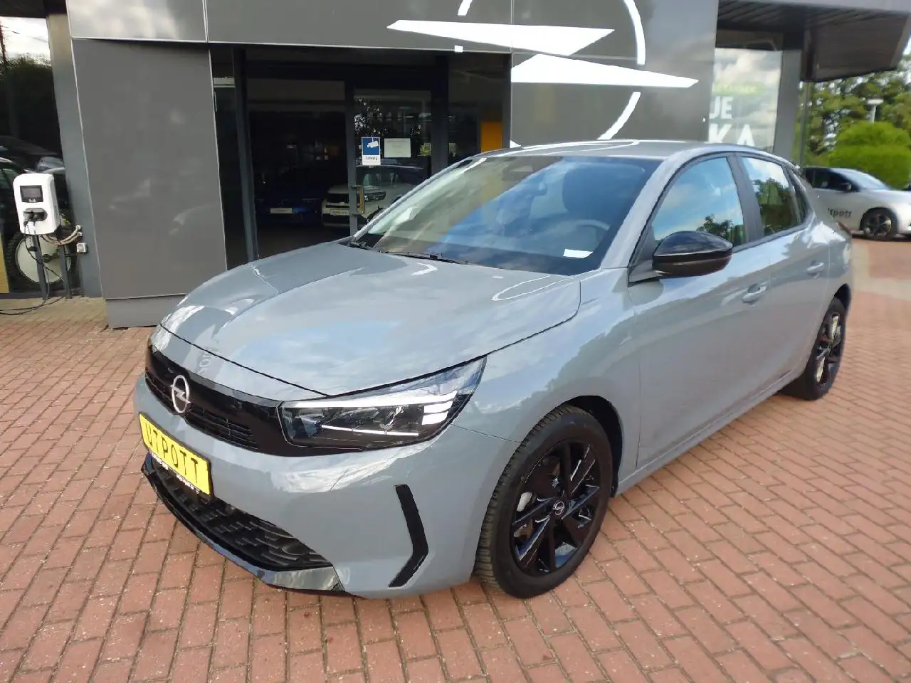 Opel Corsa Edition — photo 1 of 18