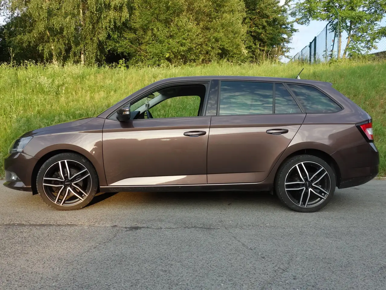 Skoda Fabia Fabia Combi 1.2 TSI Edition — photo 1 of 15