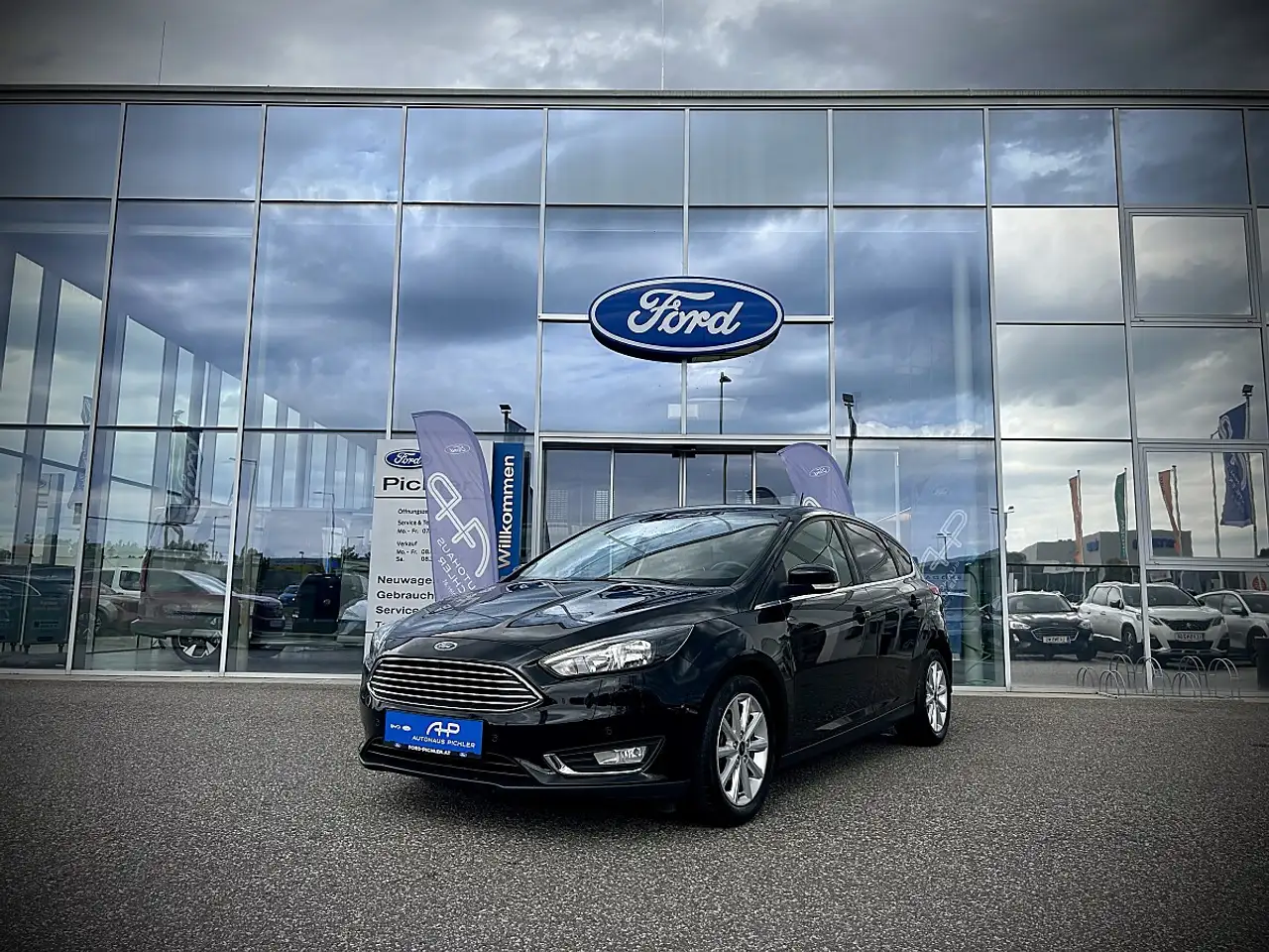 Ford Focus 1,0 EcoBoost Titanium / TEMPOMAT / SITZHEIZUNG ... — photo 1 of 14