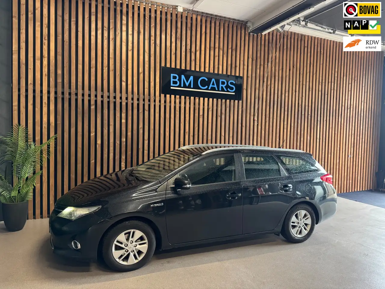 Toyota Auris Touring Sports 1.8 Hybrid Aspiration Camera,Trekha — photo 1 of 35