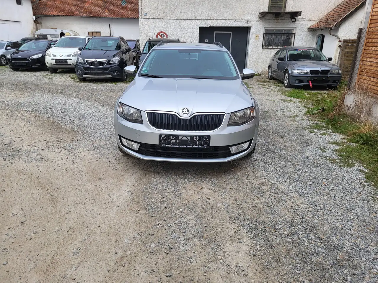 Skoda Octavia Ambition — photo 1 of 13