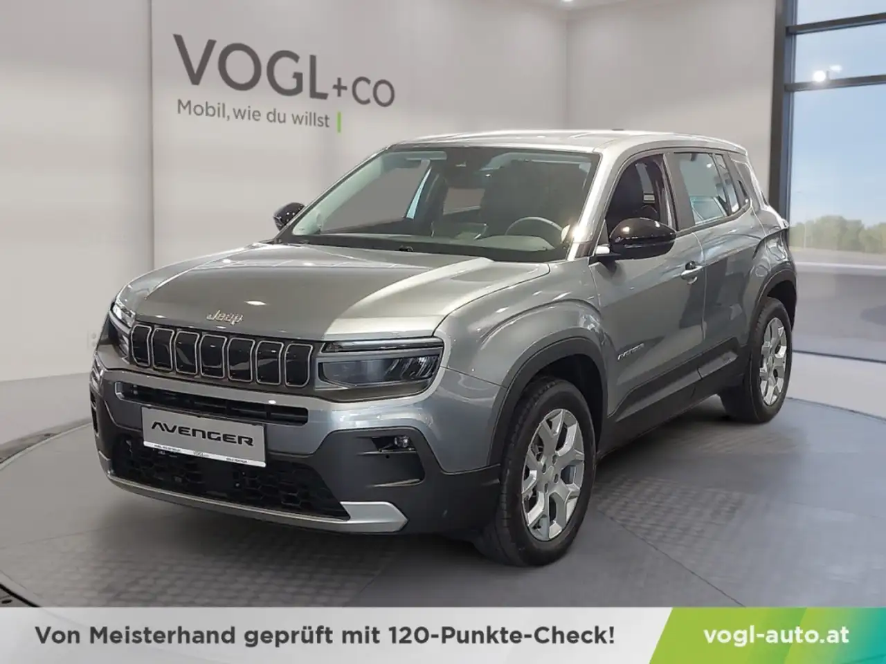 Jeep Avenger Altitude e-Hybrid 1,2 e-DCT6 — photo 1 of 17