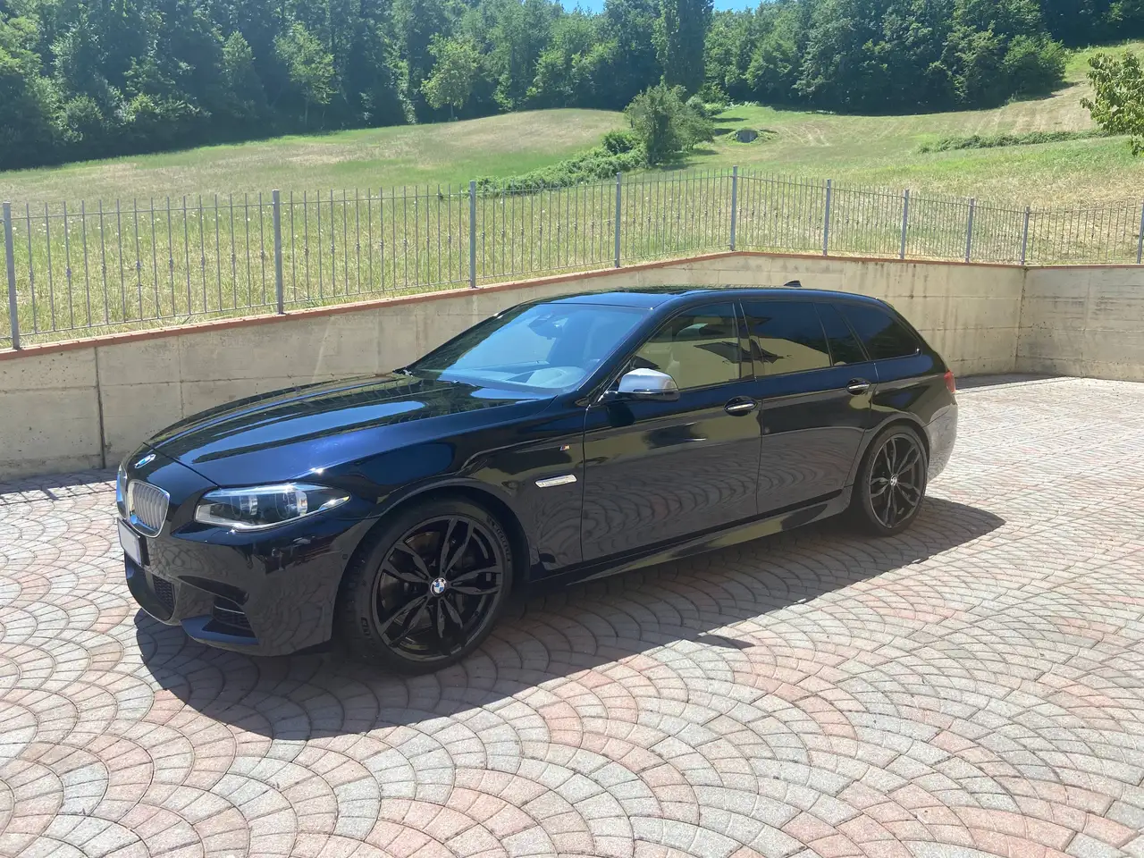 BMW 550 BMW M 550d xDdrive F11 Mperformance — photo 1 of 15