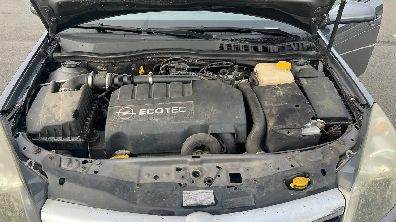 Opel Astra Astra 1.3 CDTI - 90 Enjoy — photo 1 of 20