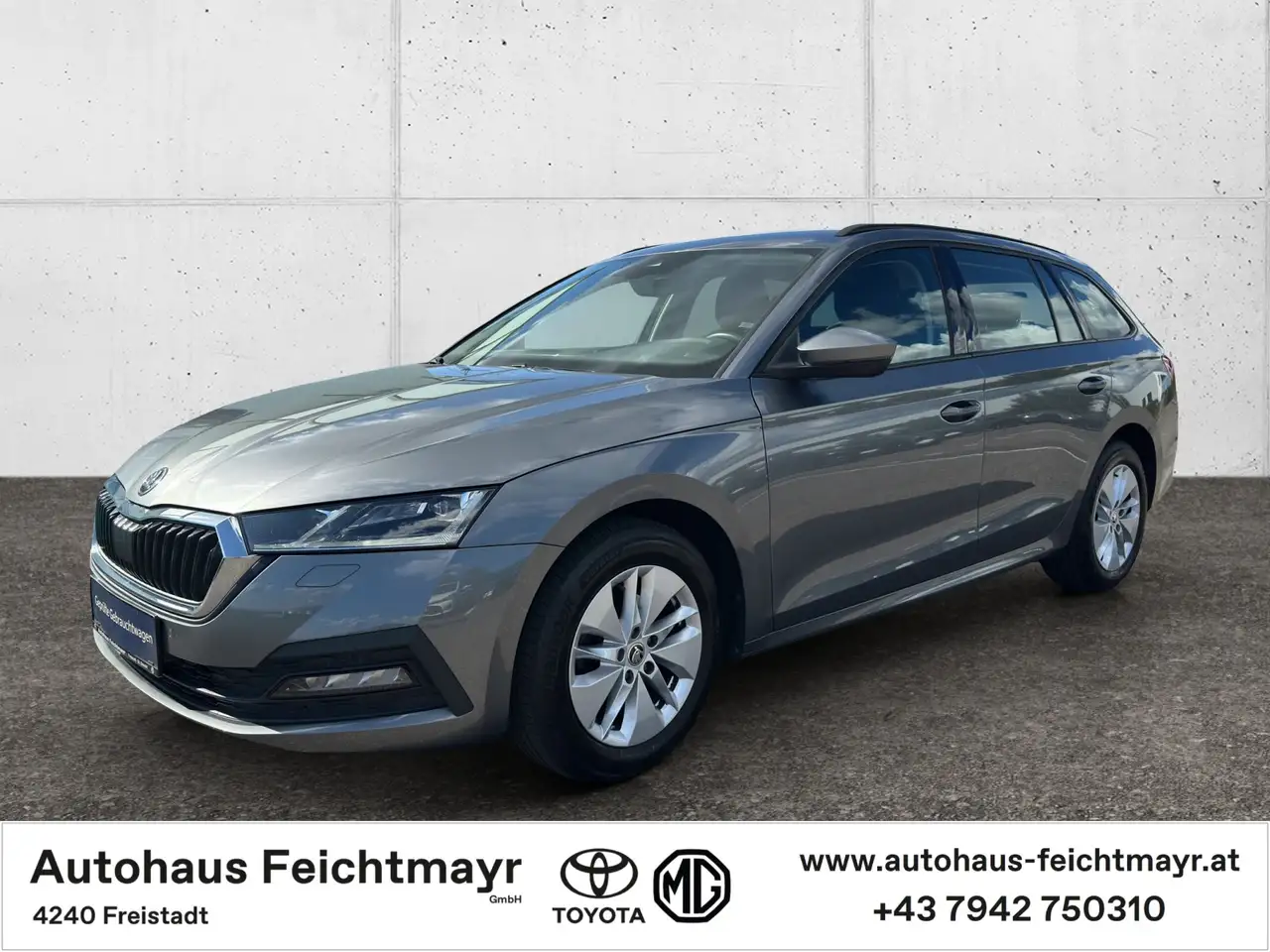 Skoda Octavia Kombi DSG 2,0 TDI Ambition 5t. — photo 1 of 11