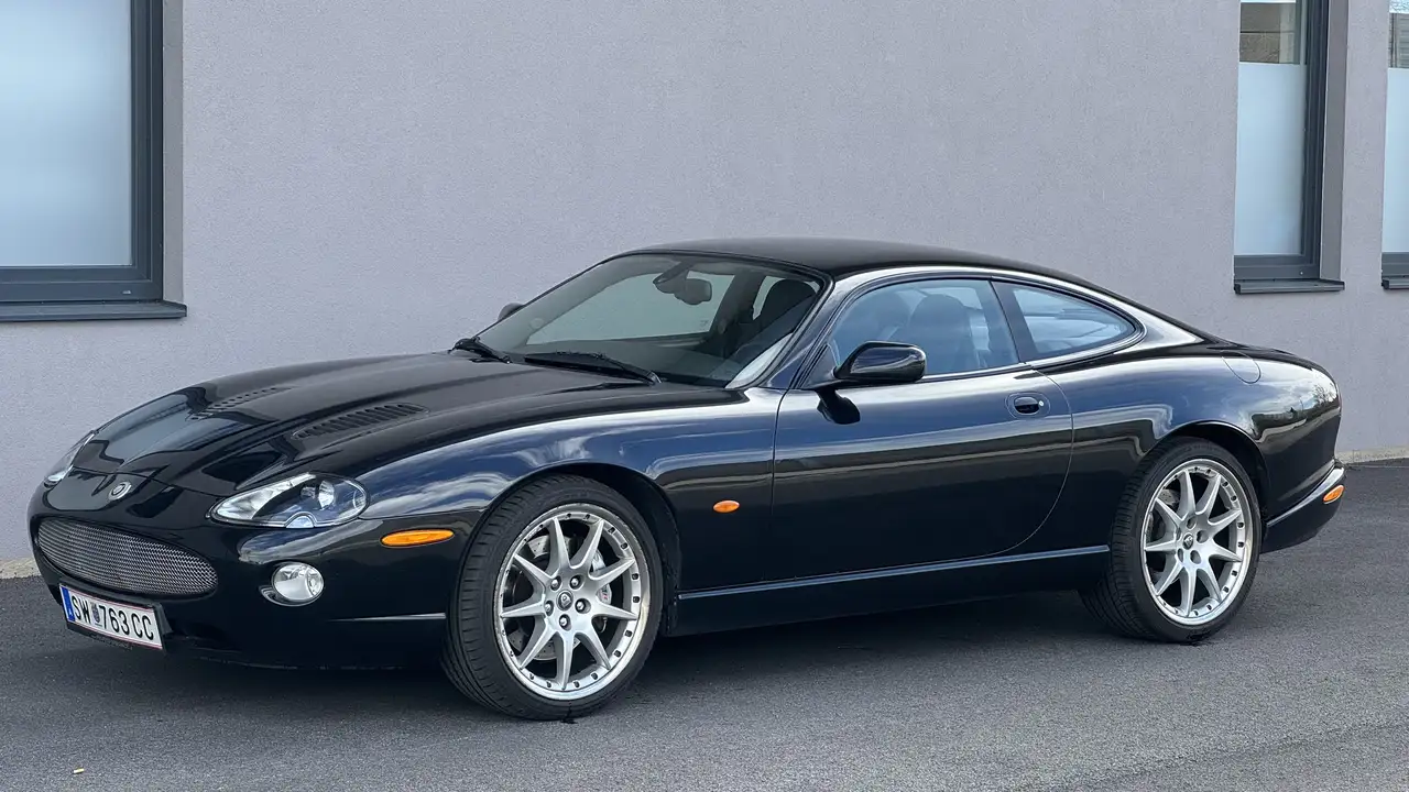 Jaguar XKR Coupe — photo 1 of 20