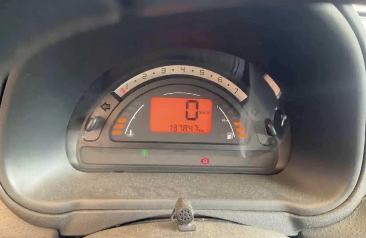2004 Citroen C3 1.4i SX Plus, photograph 9