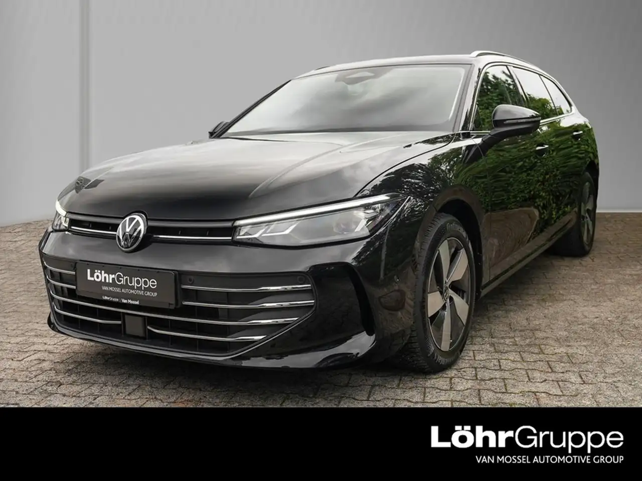 Volkswagen Passat Variant 1,5 eTSI DSG Business,AHK,LED,ACC Lenkrad/Sitzh... — photo 1 of 15