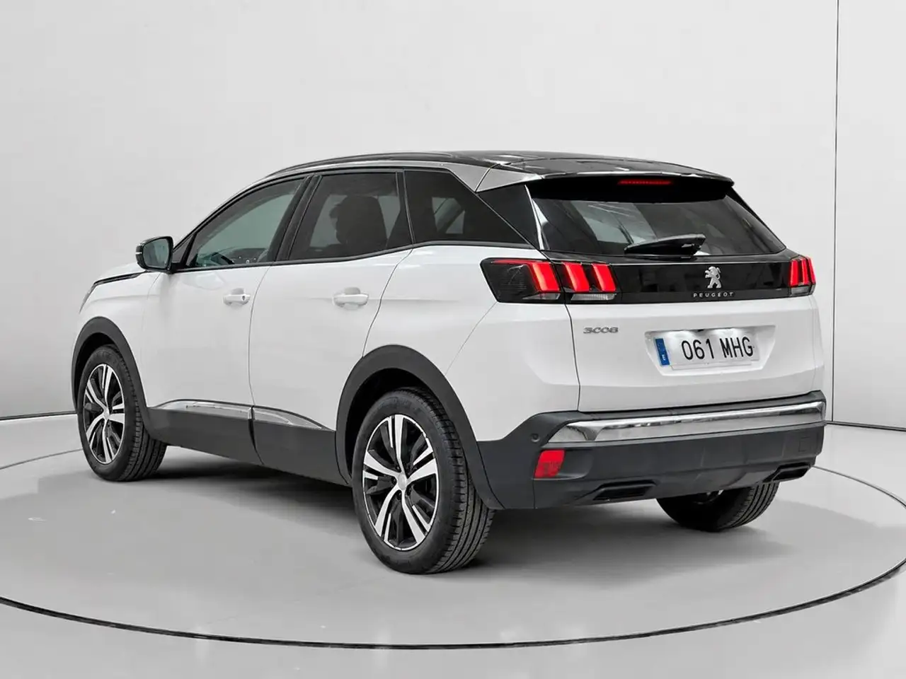 2023 Peugeot 3008 1.2 S&S PureTech Allure Pack 130, photograph 5