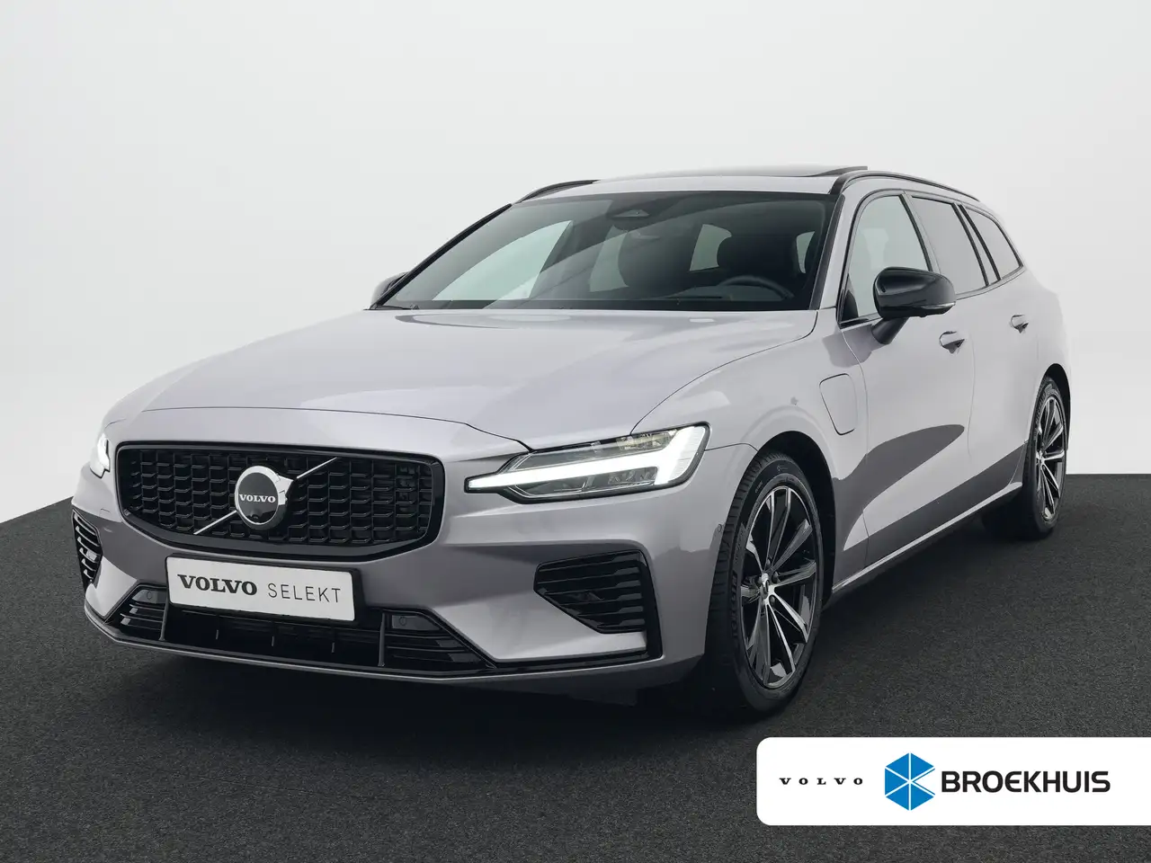 Volvo V60 T8 Recharge AWD Plus Dark | 455pk | Head-Up | 360° — photo 1 of 40