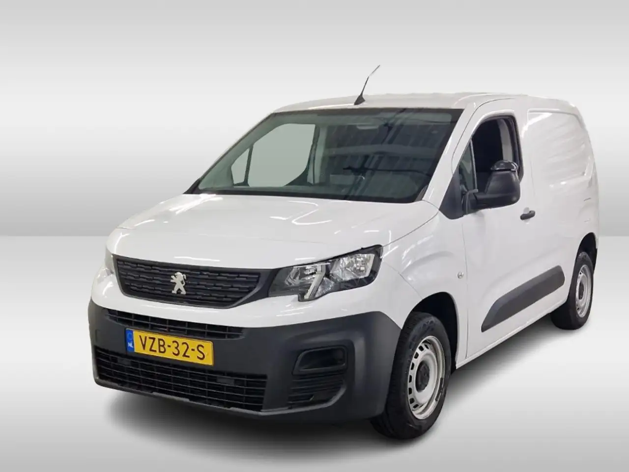 Peugeot Partner 1.2 PureTech 110pk S&S L1 Benzine 10dkm — photo 1 of 7