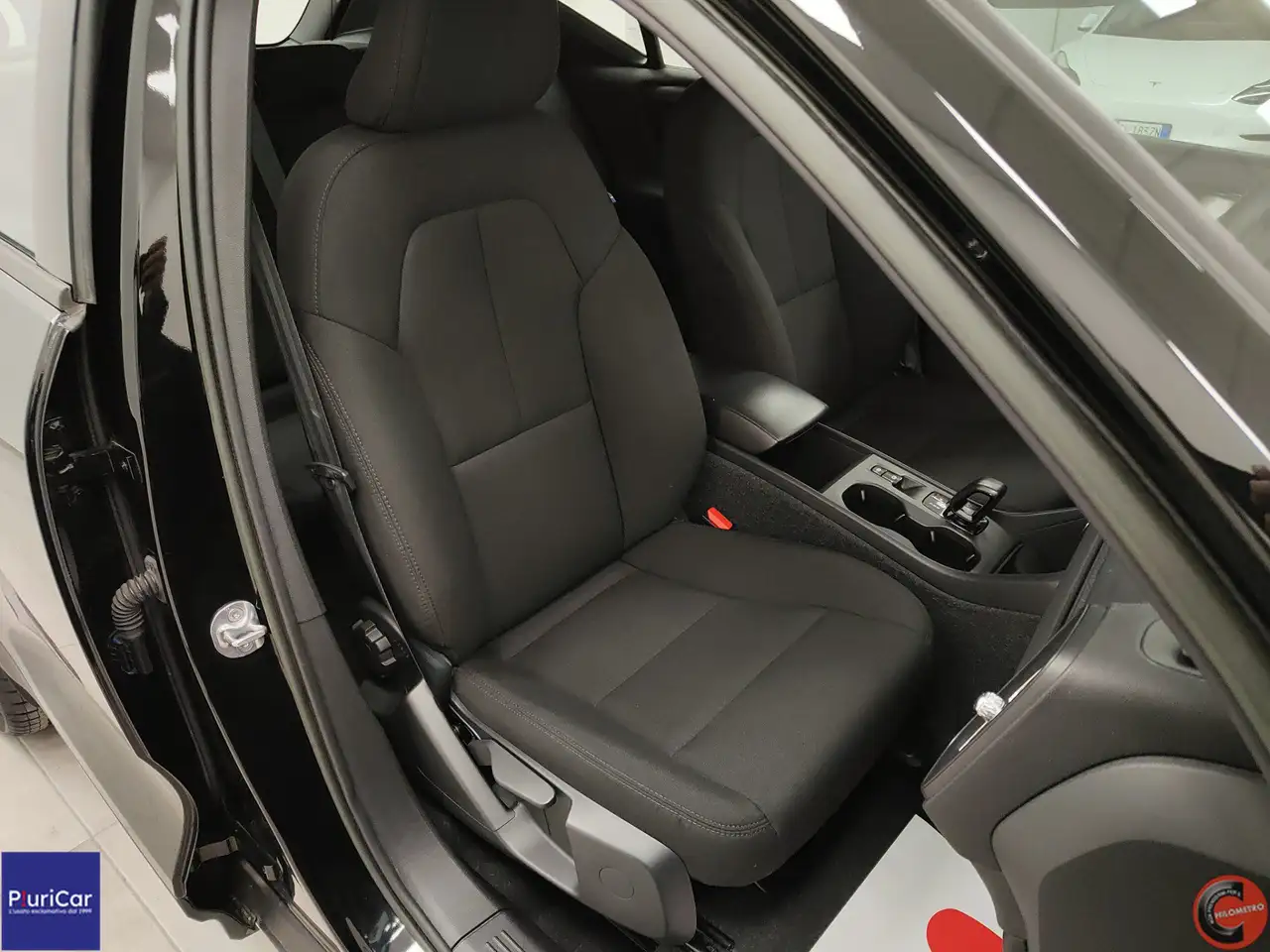 2022 Volvo XC40 T2 129 CV auto CarPlay/AndroidAuto Cruise FariLED, photograph 5