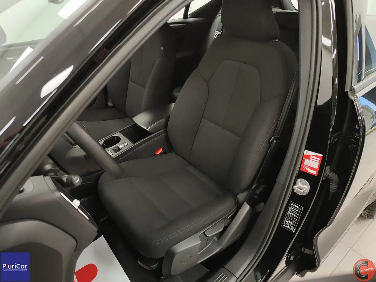 2022 Volvo XC40 T2 129 CV auto CarPlay/AndroidAuto Cruise FariLED, photograph 4
