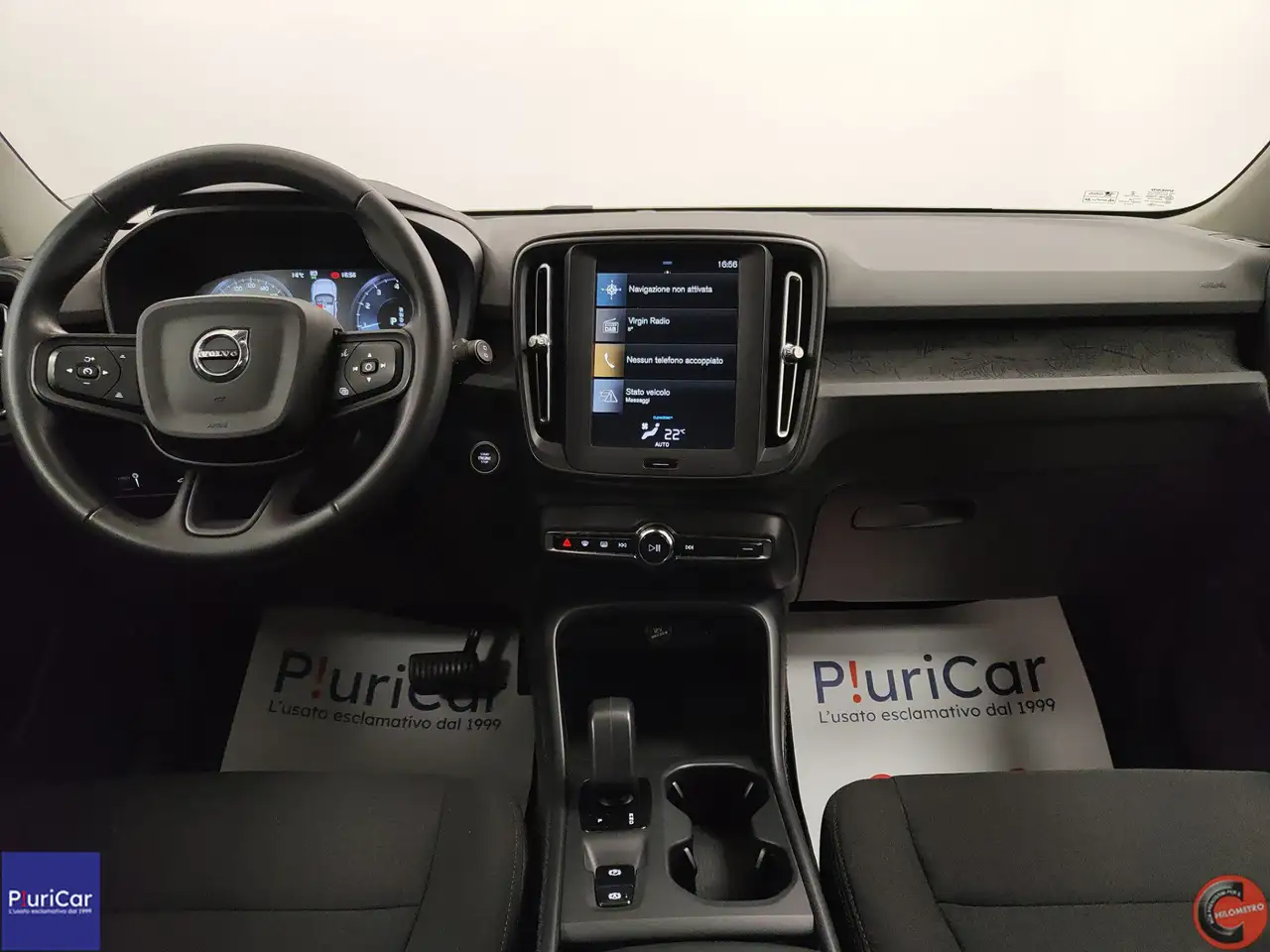 2022 Volvo XC40 T2 129 CV auto CarPlay/AndroidAuto Cruise FariLED, photograph 3