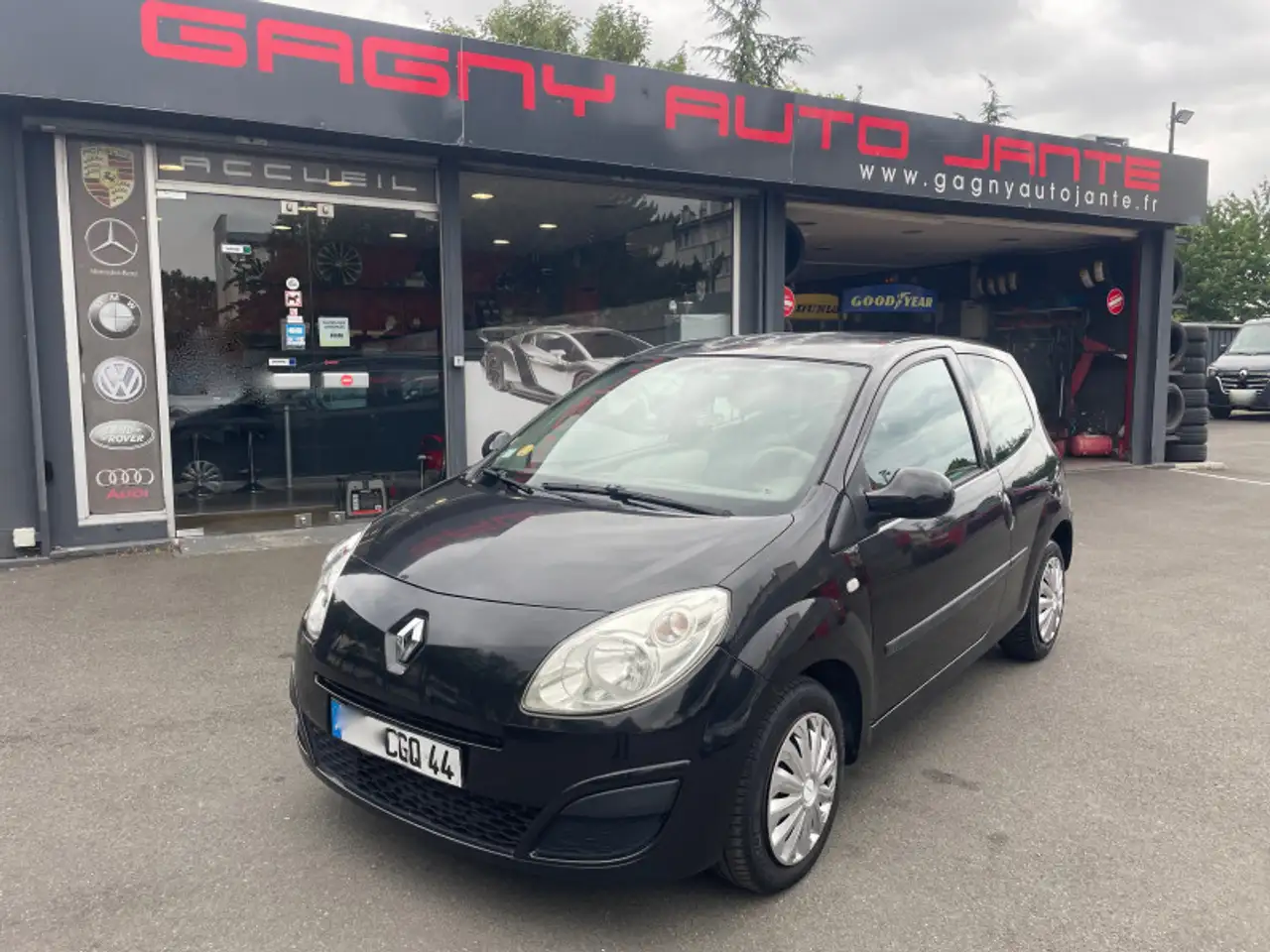 Renault Twingo 1.5 DCI 65CH EXPRESSION 1ERE MAIN — photo 1 of 13