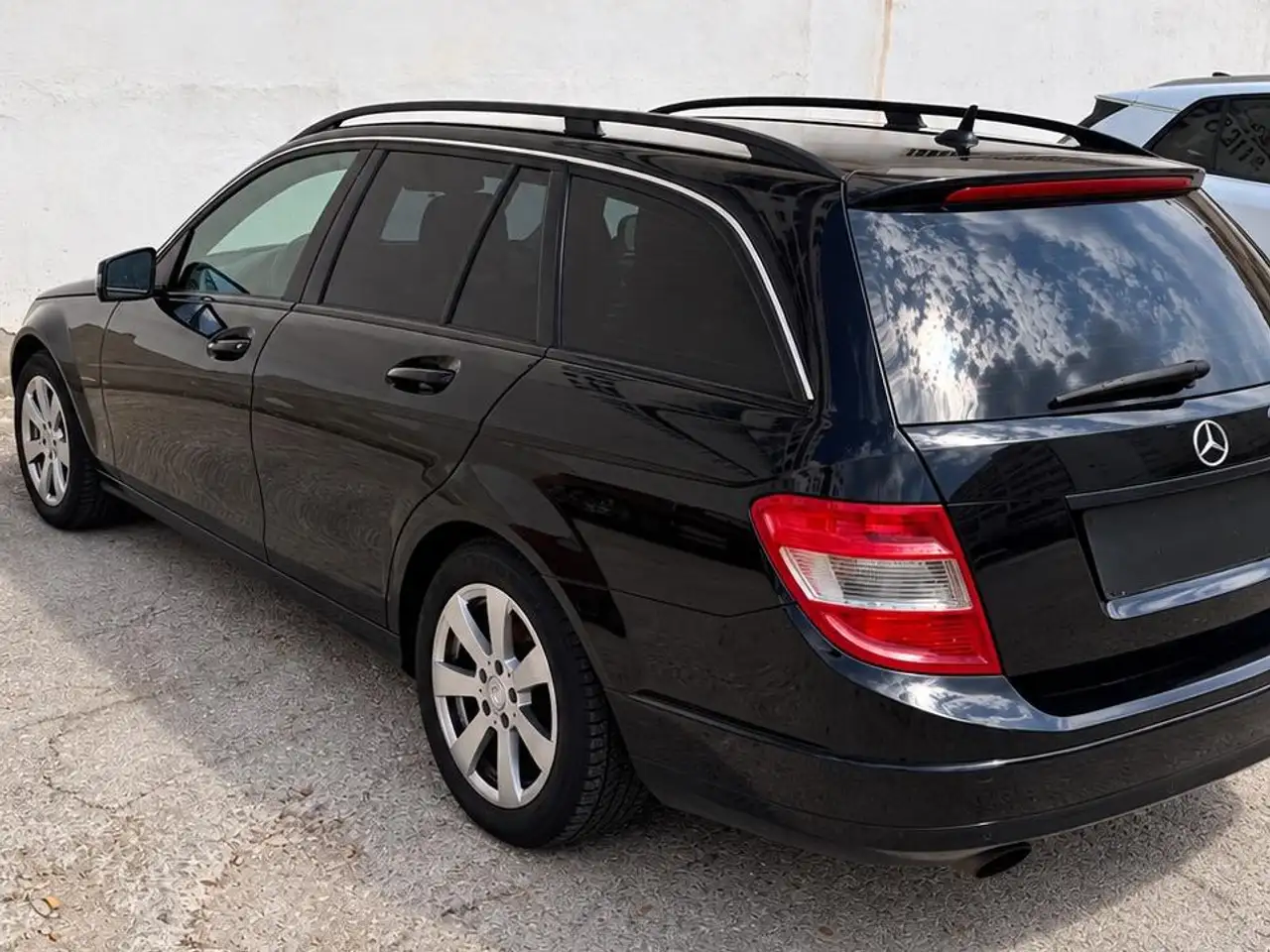 Mercedes-Benz 200 200TD — photo 1 of 6