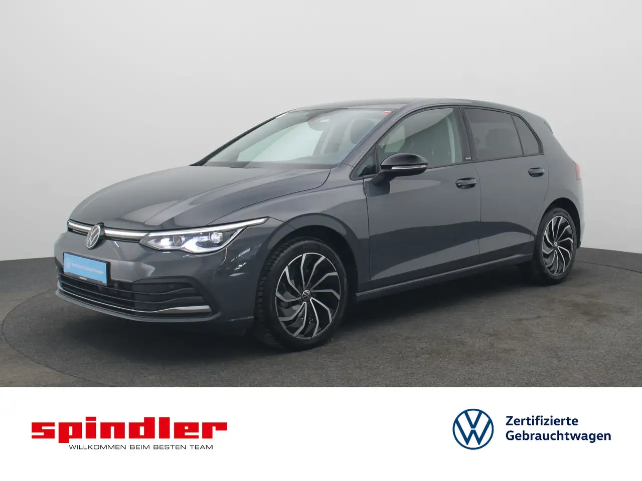 Volkswagen Golf VIII Move 1.5 eTSI DSG / Navi, LED+, AHK — photo 1 of 21