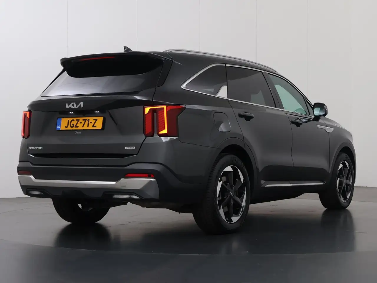 2025 Kia Sorento 1.6 T-GDi Plug-in Hybrid 4WD ExecutiveLine 7p | Pa, photograph 2