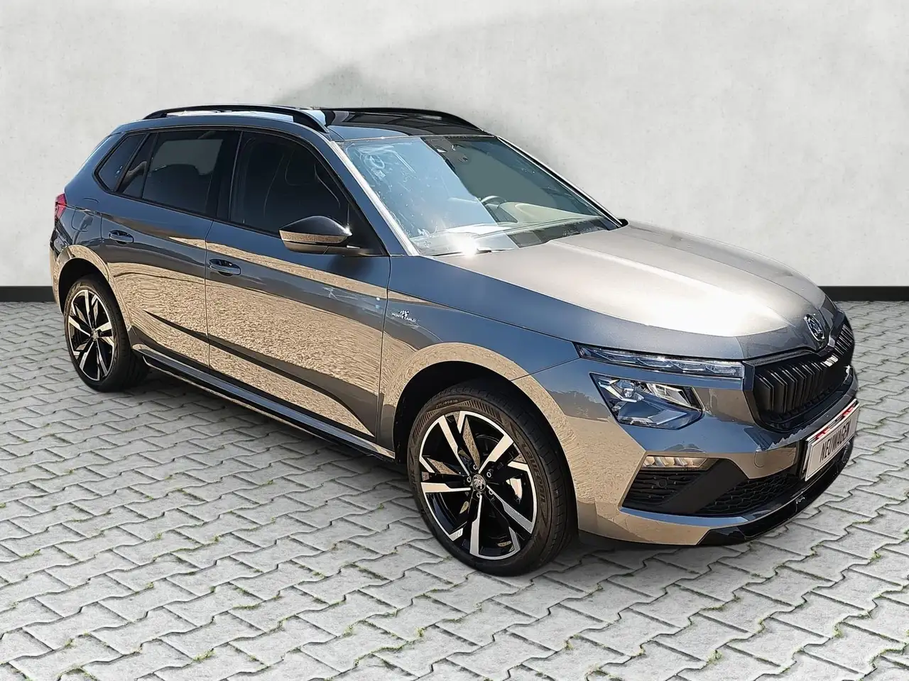 Skoda Kamiq Monte Carlo 1.5 TSI DSG Matrix AHK 18Zoll 110 k... — photo 1 of 14
