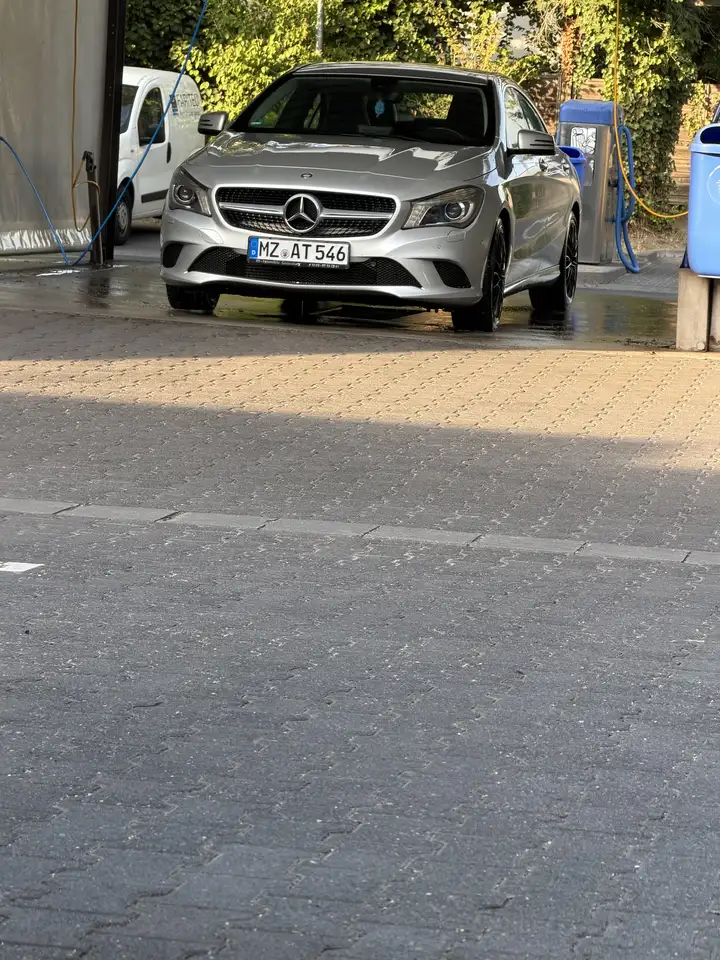 Mercedes-Benz CLA 200 Urban — photo 1 of 8