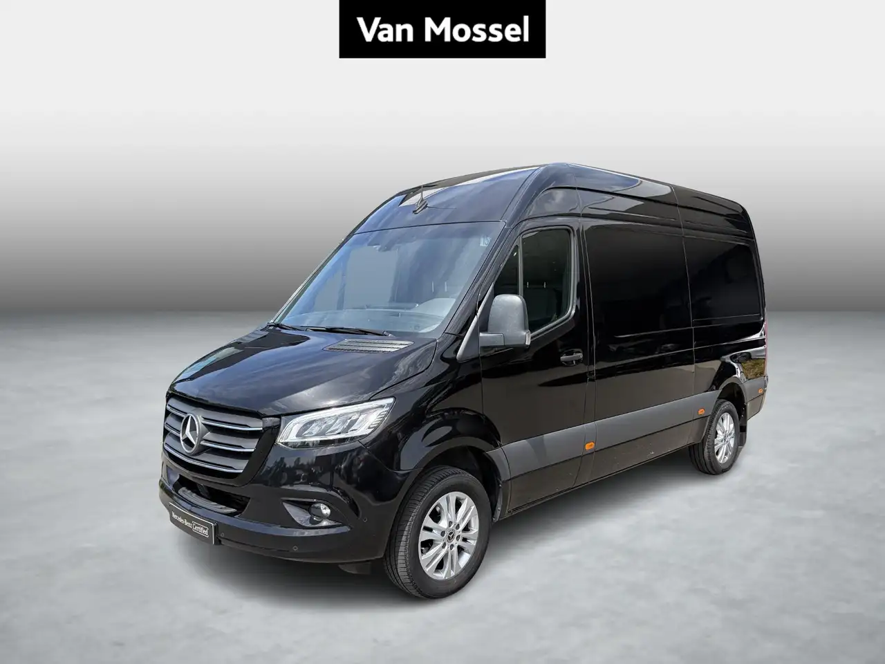 Mercedes-Benz Sprinter 319 CDI GB L2 RWD 3.5T — photo 1 of 15