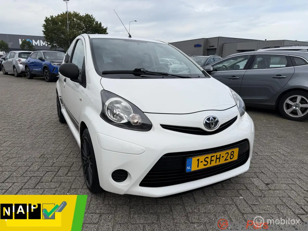 Toyota Aygo 1.0 VVT-i Now,Airco,5drs,NAP,2de eigenaar — photo 1 of 36