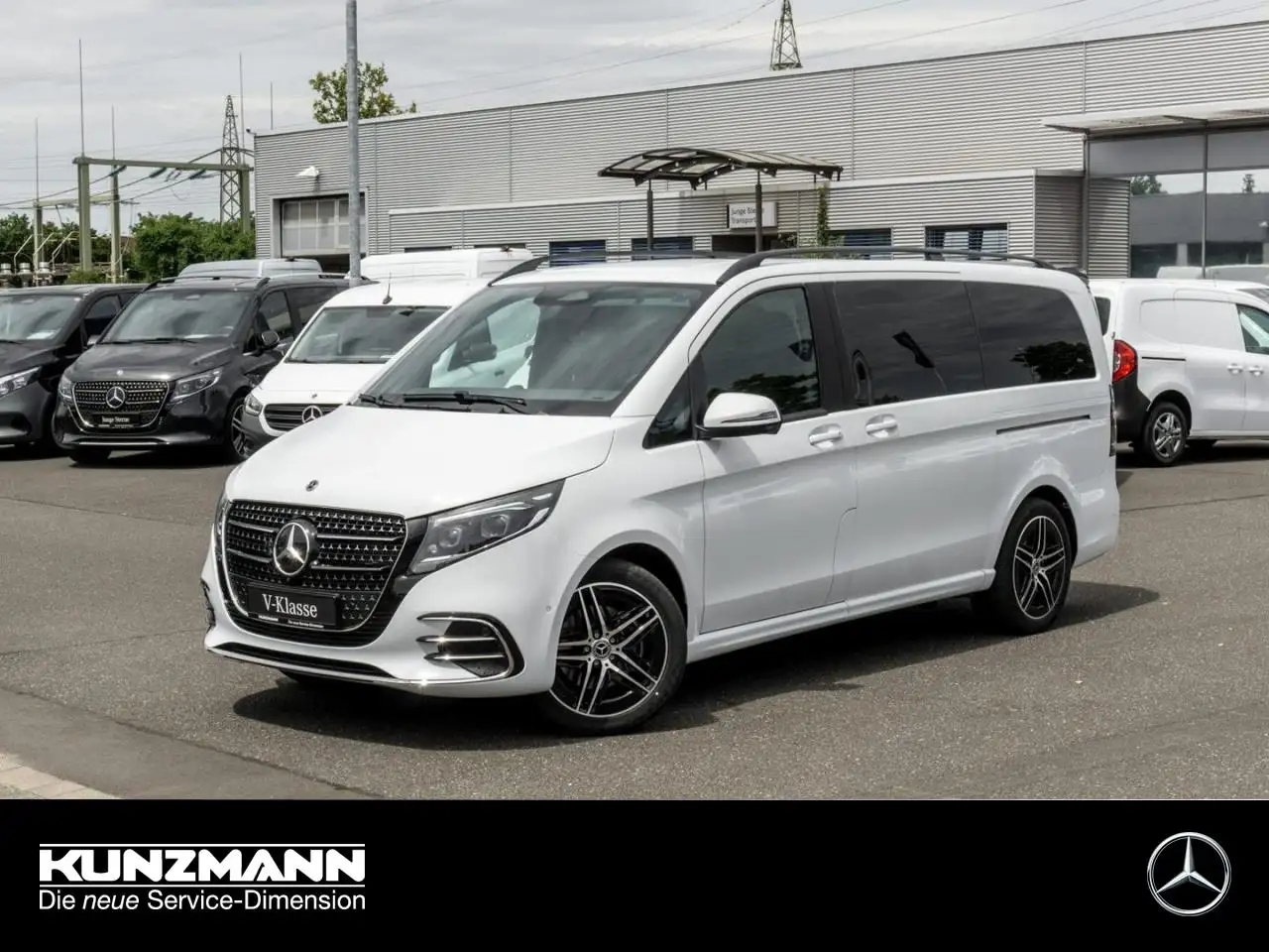 Mercedes-Benz V 300 d STYLE Lang AMG Standhzg Distronic AHK — photo 1 of 27