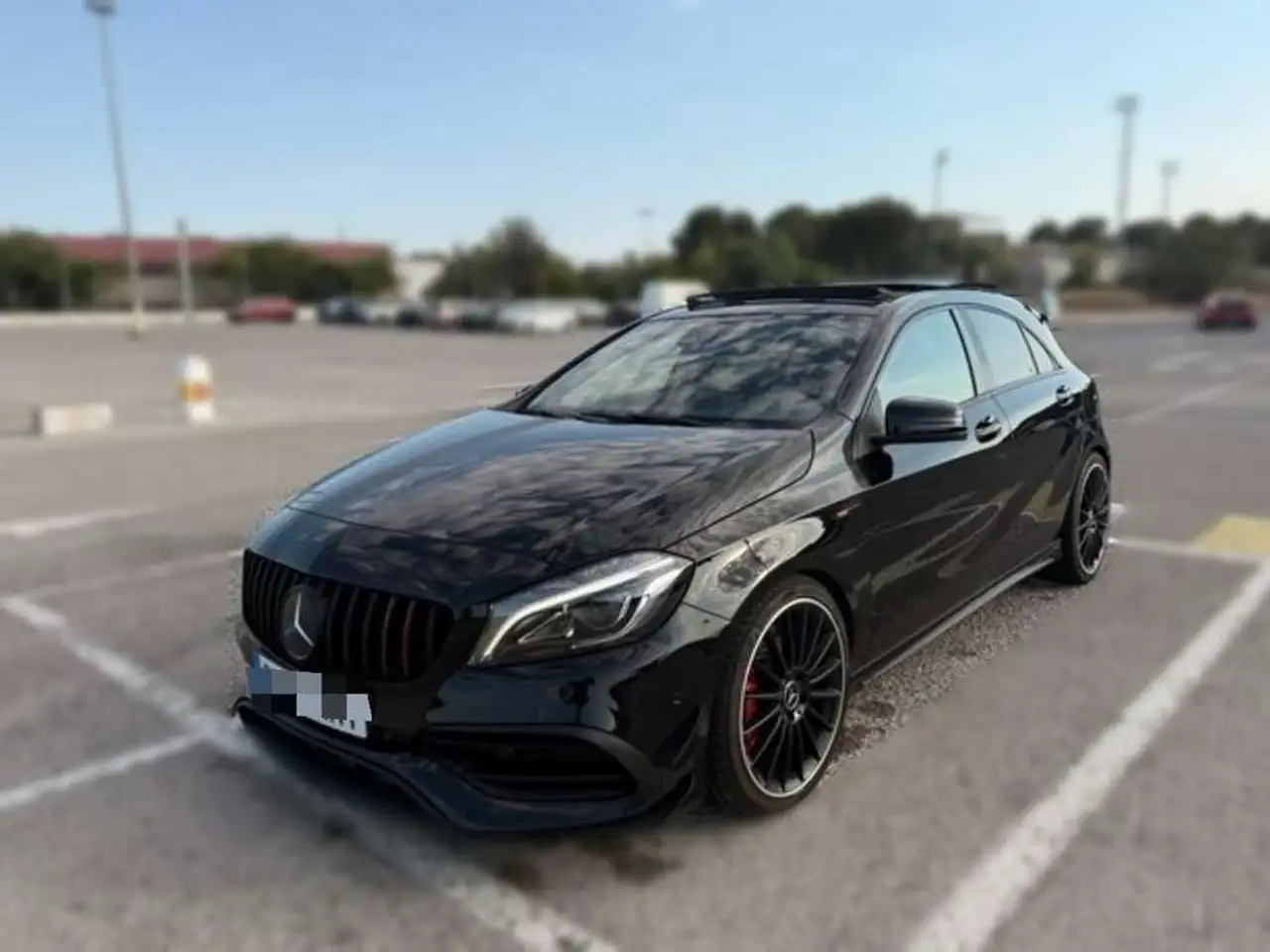 Mercedes-Benz A 45 AMG Mercedes-AMG 4MATIC — photo 1 of 6
