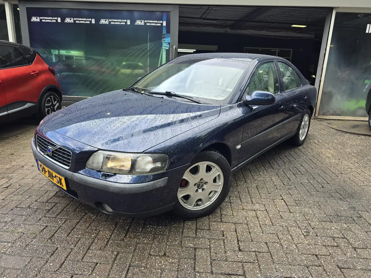 Volvo S60 2.4 Edition | NIEUWE APK | AIRCO | LEDER | LMV | S — photo 1 of 33