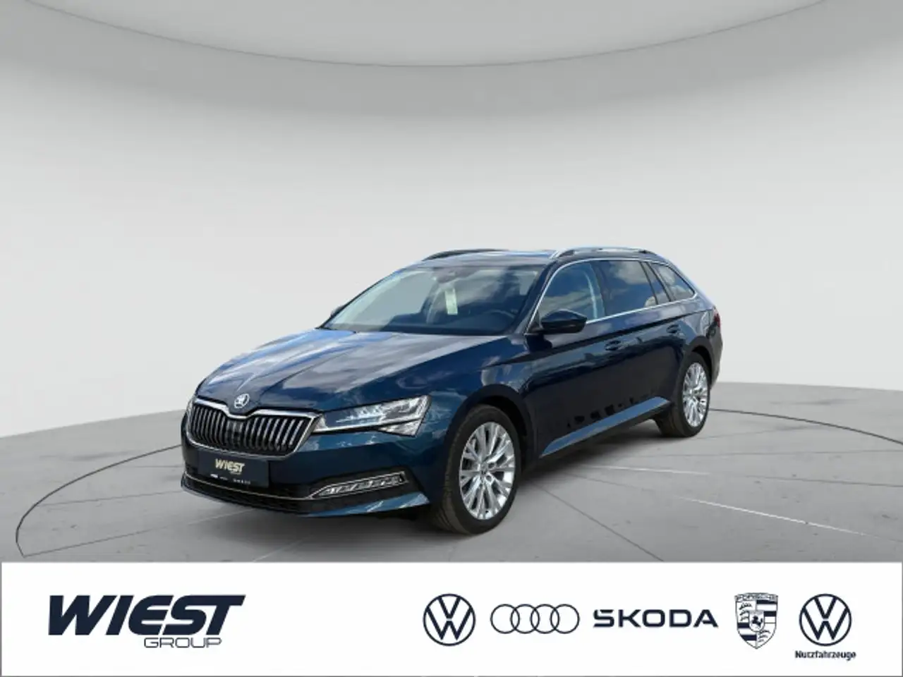Skoda Superb Combi Style 2.0 TDI DSG, MATRIX/PANO/ACC/ — photo 1 of 16